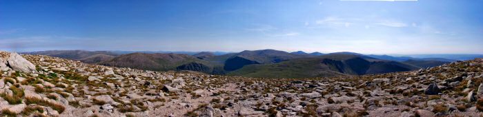 3.8MB download for this panorama Picture of a panoramic view over the Cairngorm plateau