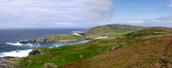 Picture of a view over Eilean M&oacute;r and Tr&agrave;igh Bh&agrave;n