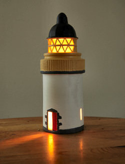 Picture of a lighthouse from the pottery