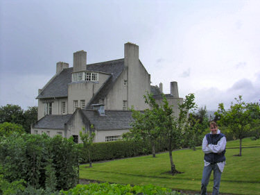 Picture of Imke outside of Hill House