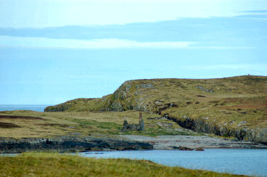 Picture of the ruins of a chapel on an island